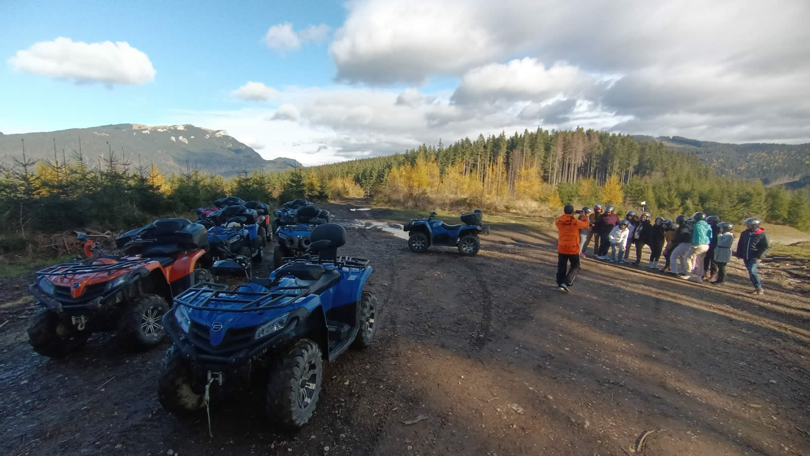 Traseu ATV Predeal - Poiana Susaiului, drum forestier prin pădure
